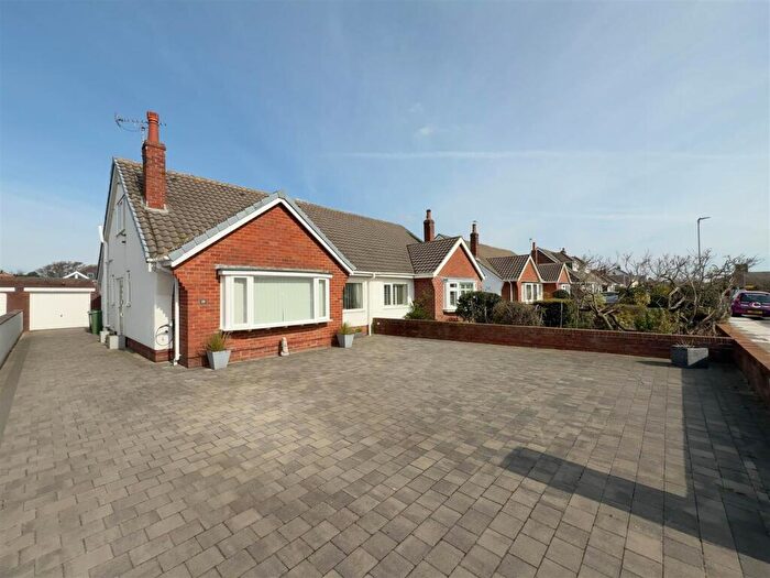 3 Bedroom Semi-Detached Bungalow For Sale In Finsbury Avenue, Lytham St. Annes, FY8