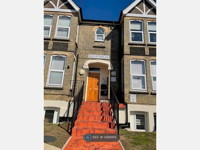 1 Bedroom Flat To Rent In Kelvin House, High Wycombe, HP13