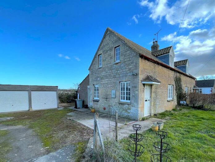 2 Bedroom Cottage For Sale In Station Road, Little Bytham, NG33