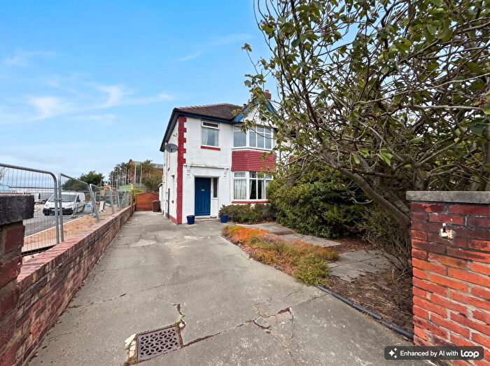 3 Bedroom Semi-Detached House For Sale In Lynton Road, Southport, PR8