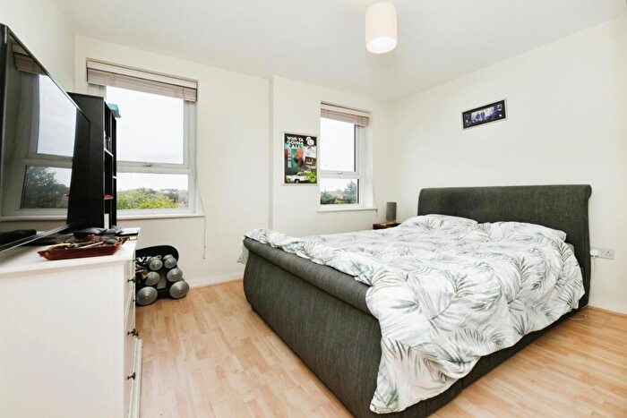 1 Bedroom Flat For Sale In Southernhay Close, Basildon, Essex, SS14
