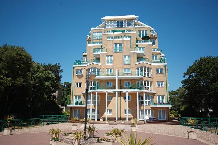2 Bedroom Apartment For Sale In Manor Road, Bournemouth, Dorset, BH1