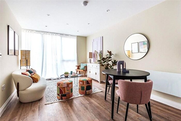 1 Bedroom Flat To Rent In Power Close, Guildford, GU1