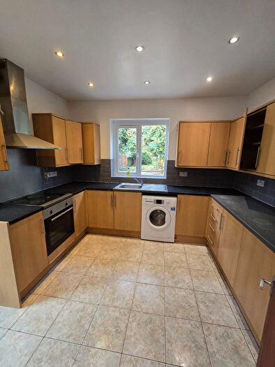 5 Bedroom Terraced House To Rent In Manor Road, London, E10