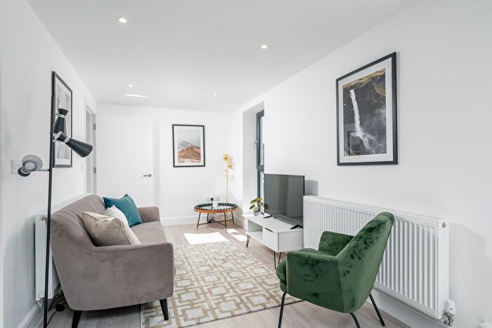 1 Bedroom Flat For Sale In Cambridge Place, Aylesbury, HP20