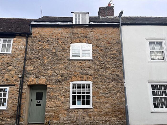 3 Bedroom Terraced House To Rent In Westbury, Sherborne, DT9