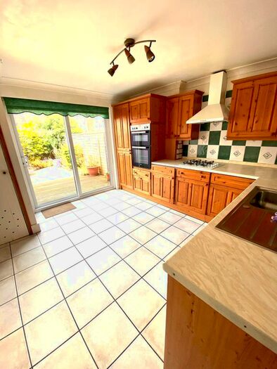 2 Bedroom Flat To Rent In Albert Road, London, E10