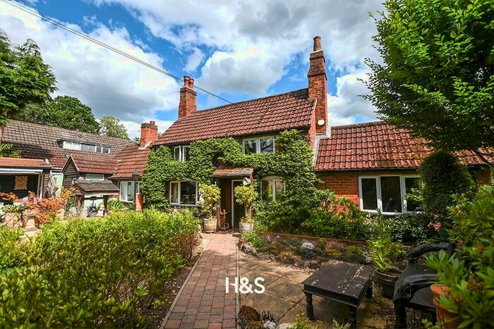 3 Bedroom Cottage For Sale In Bills Lane, Shirley, Solihull, B90