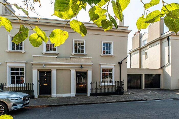 4 Bedroom Town House To Rent In Park Terrace, NG1