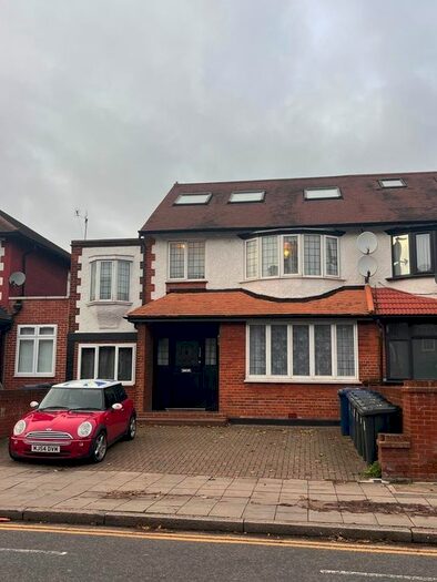 1 Bedroom Flat To Rent In Gunnersbury Lane, London, W3