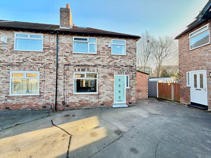 4 Bedroom End Of Terrace House For Sale In Bleatarn Road, Heaviley, Stockport, SK1