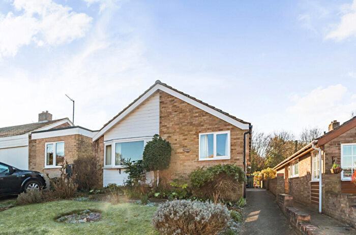 4 Bedroom Bungalow For Sale In Hazel End, Garsington, Oxfordshire, OX44