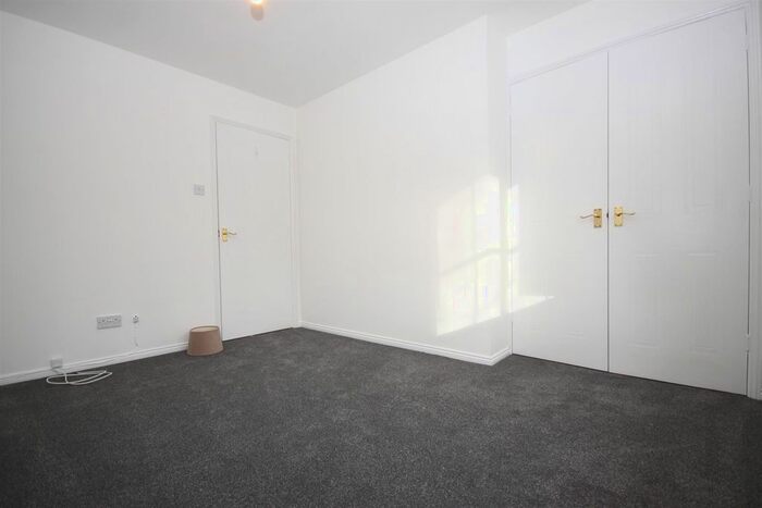 2 Bedroom End Of Terrace House To Rent In Buchan Avenue, Whiteley, Fareham, PO15