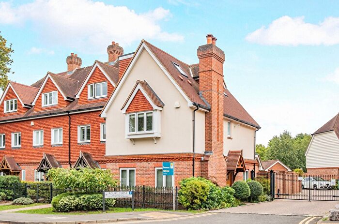 5 Bedroom End Of Terrace House For Sale In Weybridge, KT13