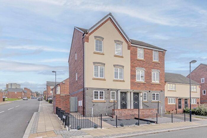 4 Bedroom Semi-Detached House For Sale In Commercial Road, Hanley, ST1
