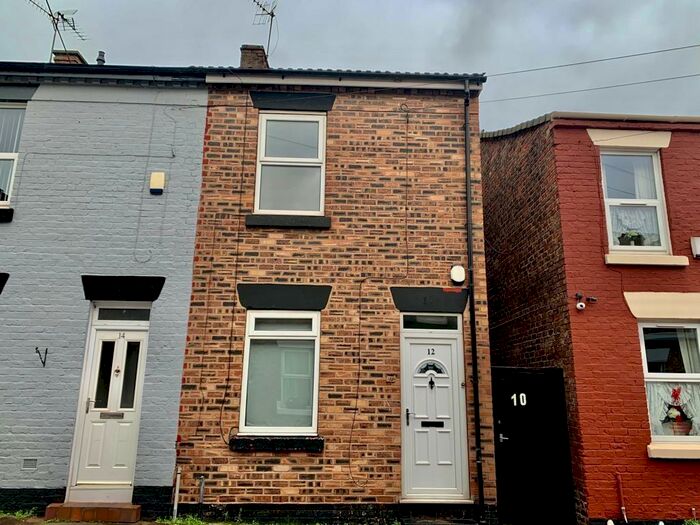 2 Bedroom House To Rent In Duke Street, L19