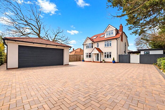 5 Bedroom Detached House For Sale In Long Lane, Tilehurst, Reading, Berkshire, RG31