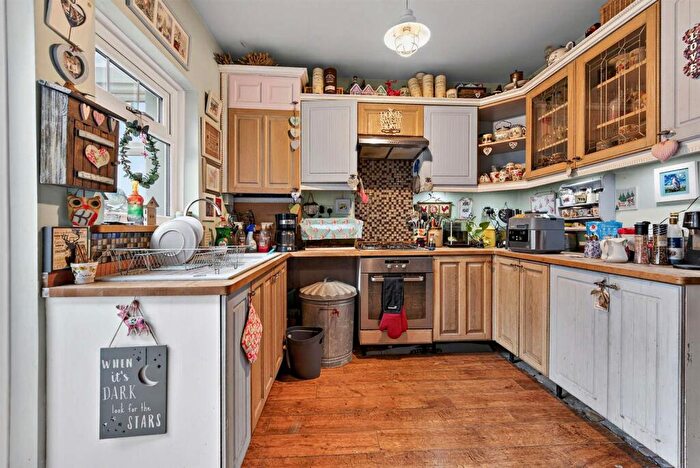 2 Bedroom House For Sale In Ammanford Road, Llandybie, Ammanford, SA18