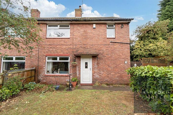 3 Bedroom Semi-Detached House For Sale In Holt Grove, Calverton, Nottingham, NG14