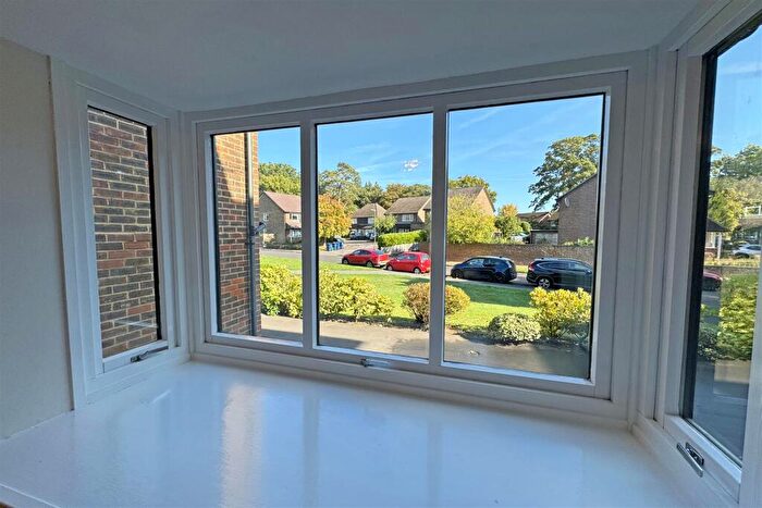 2 Bedroom Flat For Sale In Godalming, GU7