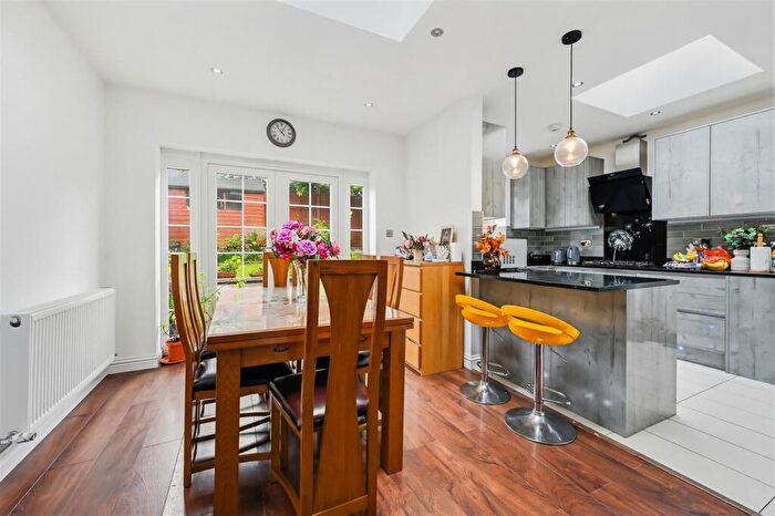3 Bedroom House To Rent In Garendon Road, Morden, SM4