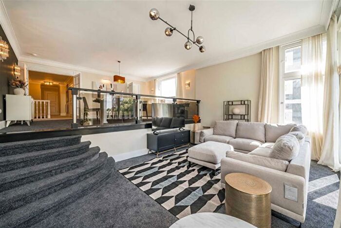 4 Bedroom Flat To Rent In The Water Gardens, London, W2