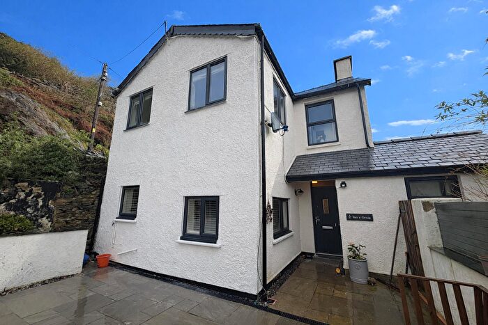 4 Bedroom Detached House For Sale In Tanygrisiau, Blaenau Ffestiniog, LL41
