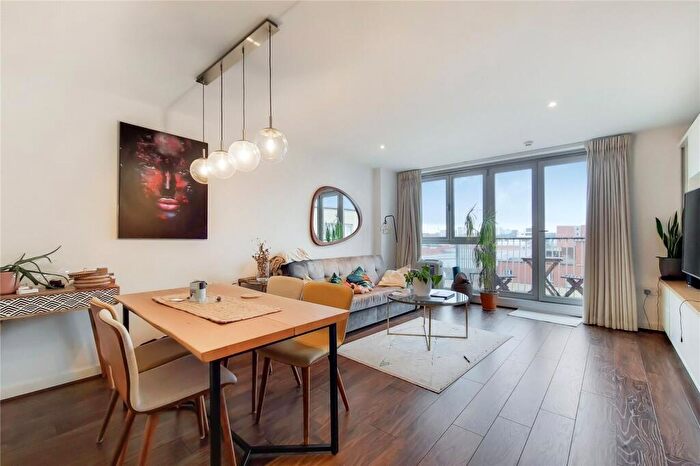 2 Bedroom Flat To Rent In Carronade Court, Eden Grove, N7