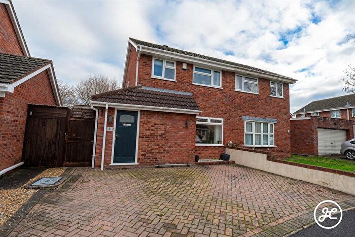 3 Bedroom Semi Detached House For Sale In Blenheim Road, Bridgwater, TA6