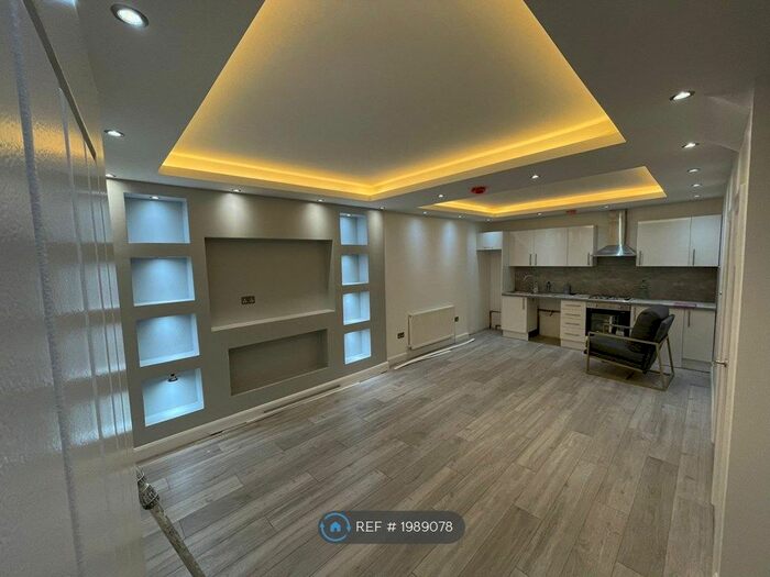 2 Bedroom Terraced House To Rent In Mews Lea Bridge Road, London, E10