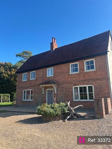 4 Bedroom Farm House To Rent In Oxford Road, Newbury, RG14