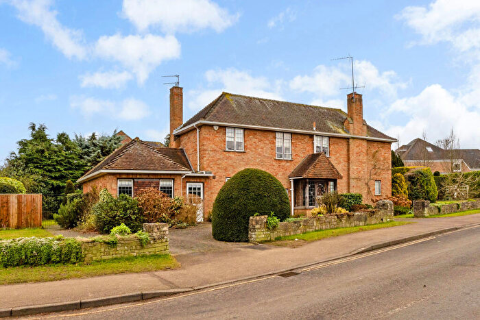 4 Bedroom House For Sale In Rothamsted Avenue, Harpenden, AL5