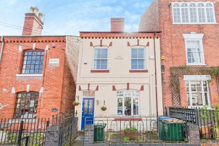 4 Bedroom Semi Detached House For Sale In Berkeley Road South, Coventry, CV5