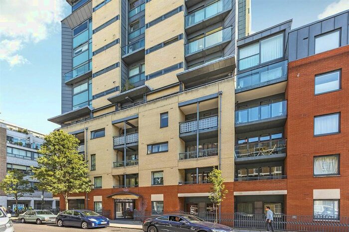 3 Bedroom Flat To Rent In Wells Street, London, W1T