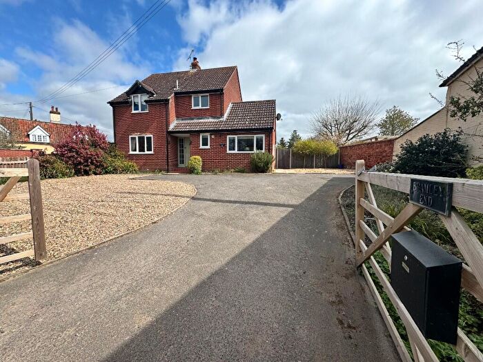 3 Bedroom Detached House For Sale In Banham Road, NR16