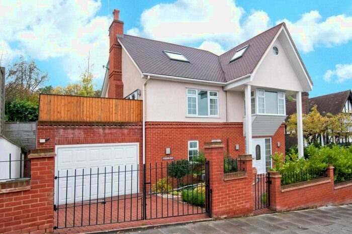 4 Bedroom Detached House To Rent In Montenotte Road, London, N8