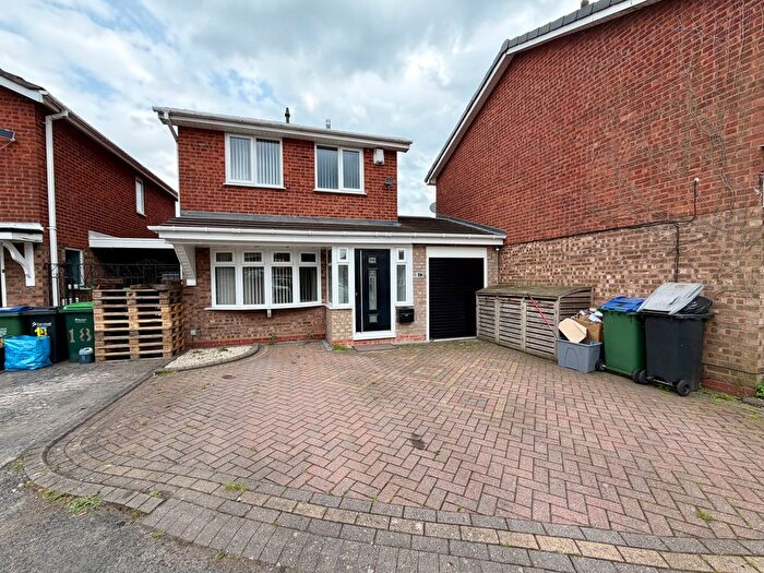 3 Bedroom Link Detached House To Rent In Law Close, Tividale, Oldbury, B69