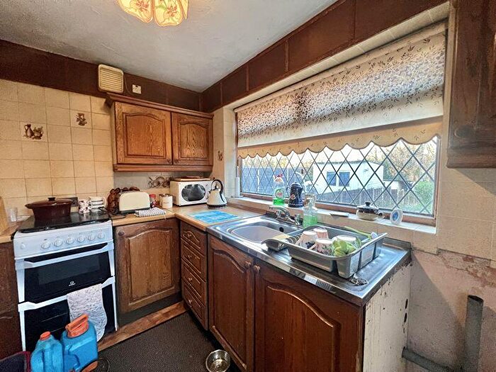 3 Bedroom End Of Terrace House For Sale In Kingstanding Road, Kingstanding, Birmingham, B44