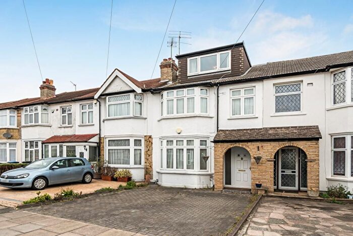 4 Bedroom Property For Sale In Dorchester Avenue, Palmers Green, Enfield, London, N13