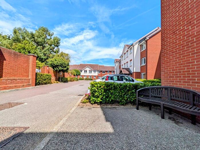 1 Bedroom Flat For Sale In Aragon Court, - Church Road, Hadleigh, Benfleet, Essex, SS7