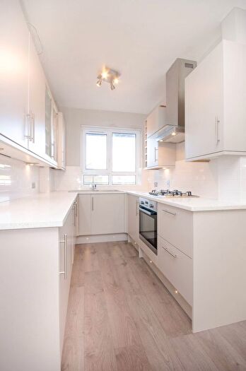 2 Bedroom Flat To Rent In Wiltshire Close, Chelsea, London, SW3
