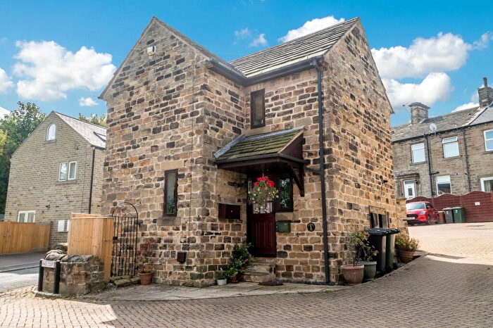 2 Bedroom Detached House For Sale In Kings Court, King Street, Skelmanthorpe, HD8