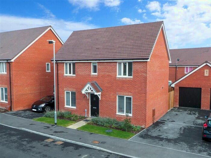 3 Bedroom Detached House For Sale In St. Mary's Road, Sellindge, Kent, TN25