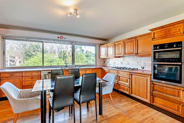 5 Bedroom Semi Detached House For Sale In Ferry Street, London, E14