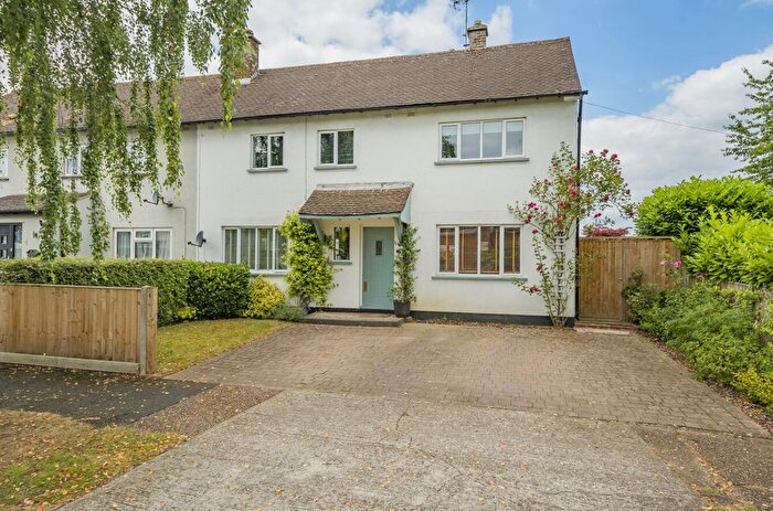 3 Bedroom Detached House For Sale In Middleton Road, Downside, Cobham, Surrey, KT11