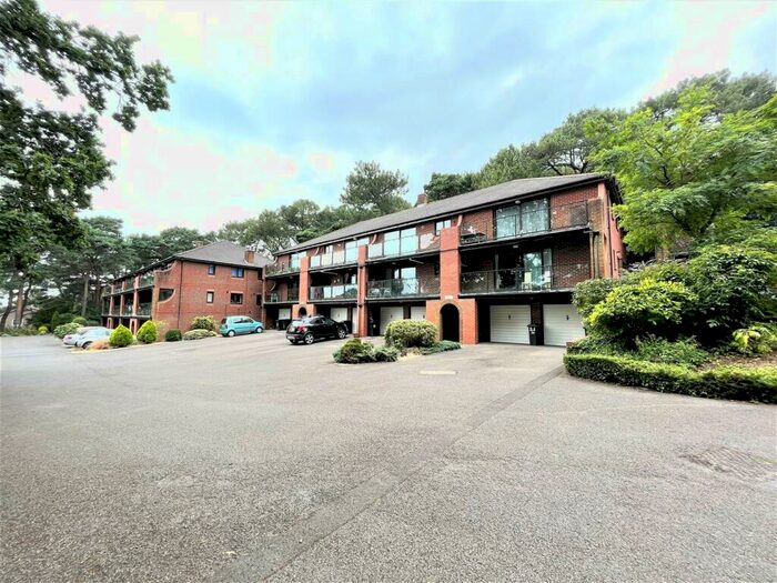 2 Bedroom Flat To Rent In Constitution Hill Gardens, Poole, BH14