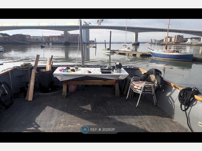 2 Bedroom Houseboat To Rent In Smiths Quay Boat Yard, Southampton, SO19