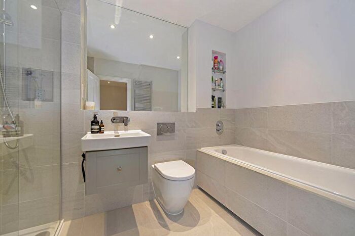 5 Bedroom Detached House For Sale In Windacres Farm Lane, Horsham, RH12