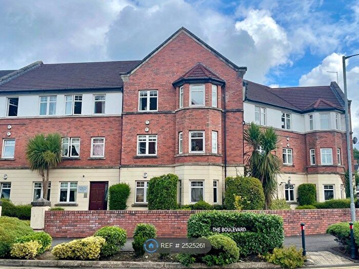 2 Bedroom Flat To Rent In College House, Belfast, BT7