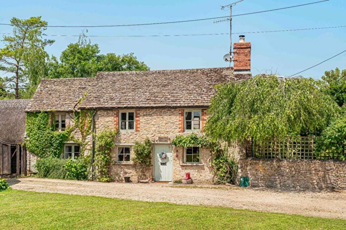 3 Bedroom Detached House For Sale In High Street, Kempsford, Fairford, Gloucestershire, GL7